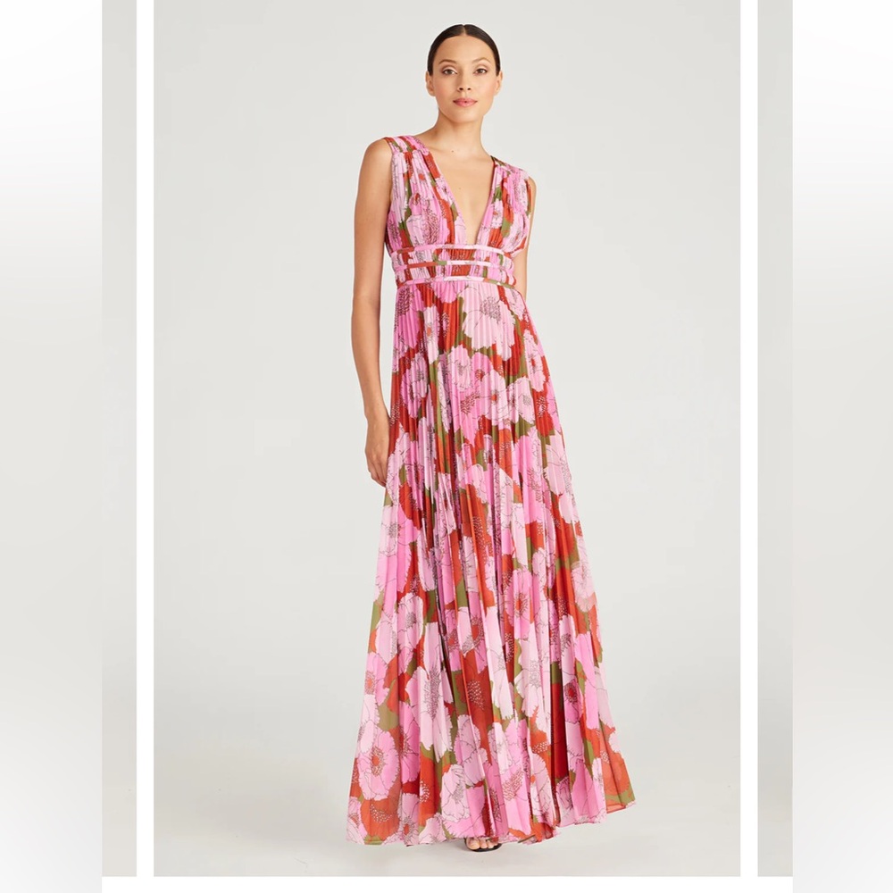 AMUR Deep V Pleated Gown - Picture 3 of 8